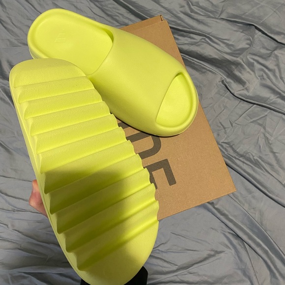 Yeezy glow green slides - Picture 4 of 7